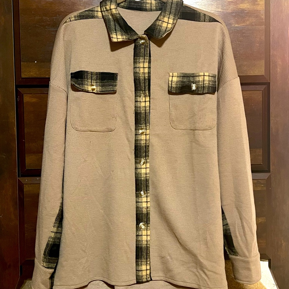 SHEWIN waffle knit Shacket. Worn once. Meant to fit loose. Fits like an XL.